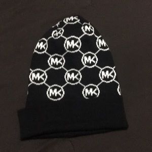 Michael Kors
Womens Knit Beanie